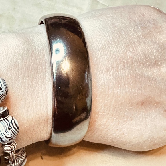 Black or Metallic Gray Metal Over Copper Bangle Bracelet - Picture 1 of 10